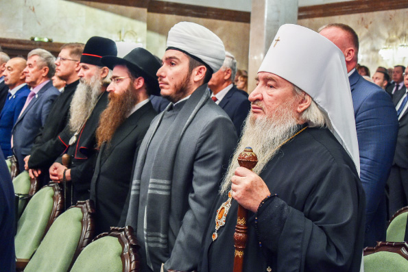 Митрополит Феофан посетил торжественное мероприятие, посвященное 25-летию Конституции Республики Татарстан