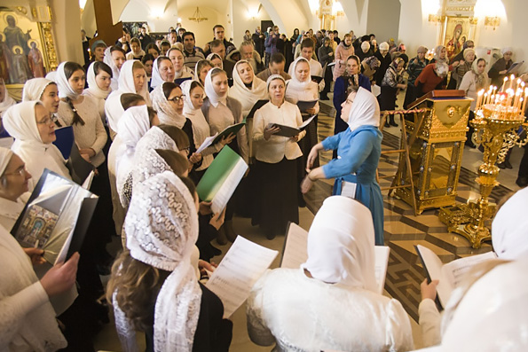 Православная молодежь Казани совместно помолилась за Литургией