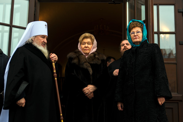 В Казанско-Богородицком монастыре митрополит Феофан приветствовал супругу и дочь первого Президента России
