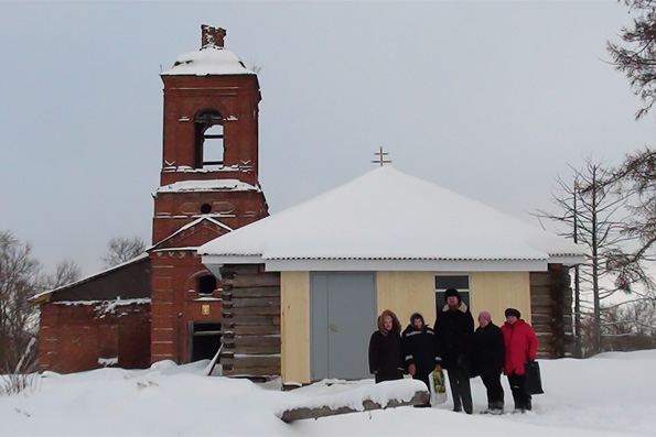 В Тюлячинском районе освятили временный храм-часовню на месте восстанавливаемой Троицкой церкви