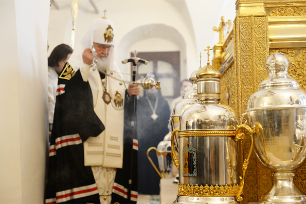 Патриарх Кирилл помолился о начале мироварения