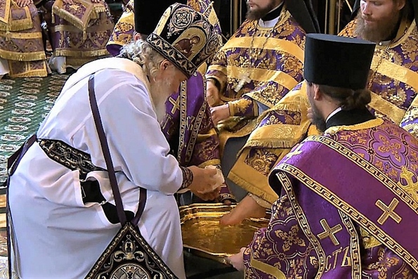 В Великий Четверг Патриарх Кирилл омоет ноги 12 священнослужителям в память о Тайной Вечере
