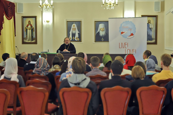 Священник Русской Православной Церкви Заграницей встретился с православной молодежью Татарстана