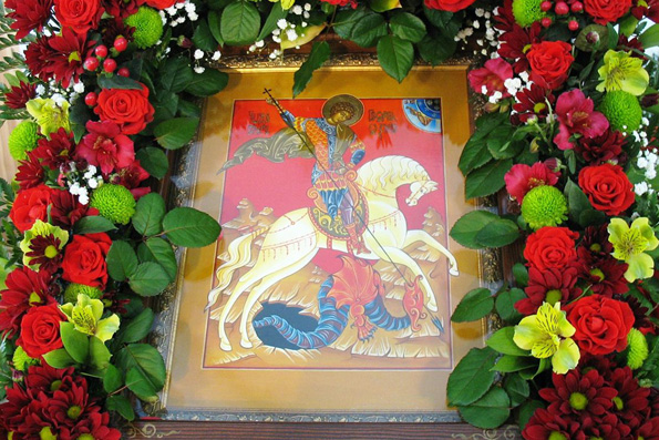 Храм великомученика Георгия Победоносца города Набережные Челны отметил престольный праздник