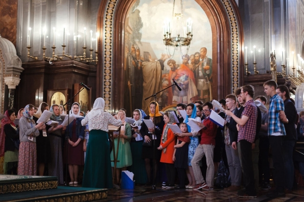 Православная молодежь помолилась о сверстниках, ищущих путь к Богу