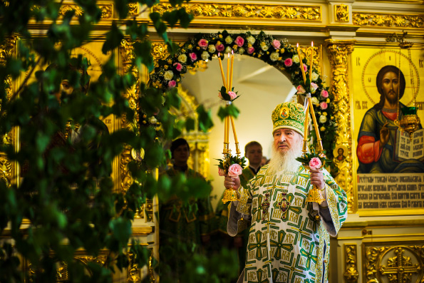 Митрополит Феофан возглавил престольные торжества в Духосошественском храме Казани