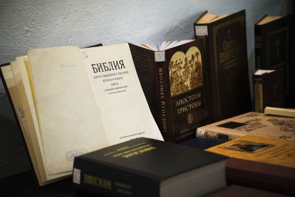 В казанском храме прошла книжная выставка, посвященная Дню семьи, любви и верности