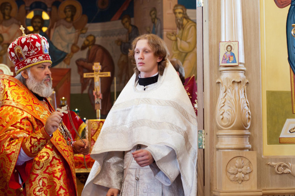 В Нурлате епископ Пармен совершил священническую хиротонию диакона Василия Имукова