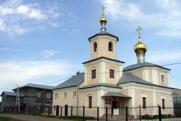 Никольская церковь села Пановка отметила 10-летие возобновления богослужебной жизни