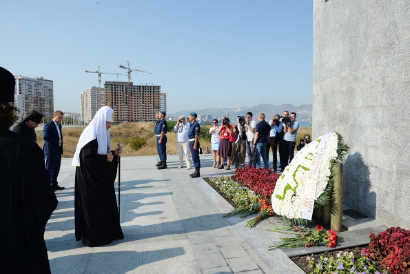 Патриарх Кирилл почтил память героев, освобождавших Новороссийск