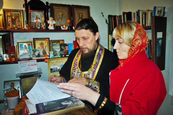 Авраамиевский приход Болгара проводит акции по передаче книг городским и сельским библиотекам