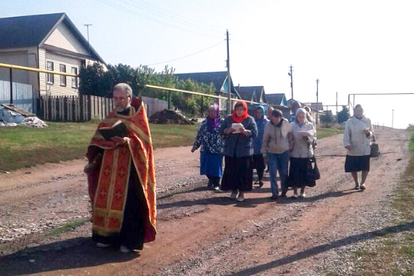 Возрождённая традиция: крестный ход в селе Елантово