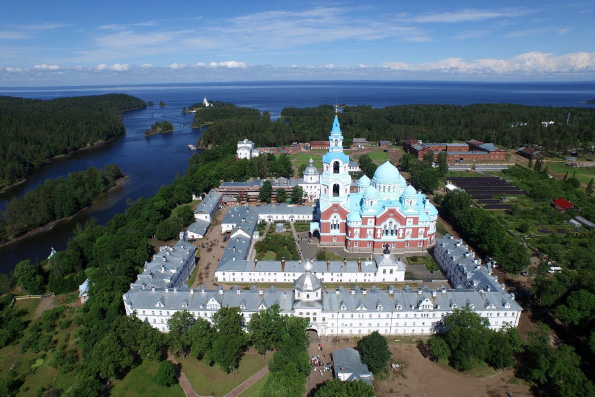 Владимир Путин назвал Валаамский монастырь гордостью России