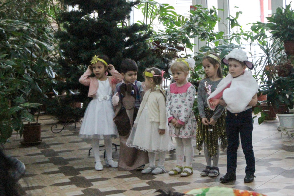 Воспитанники казанской воскресной школы «Лествица» организовали утренники для детей из социальных учреждений