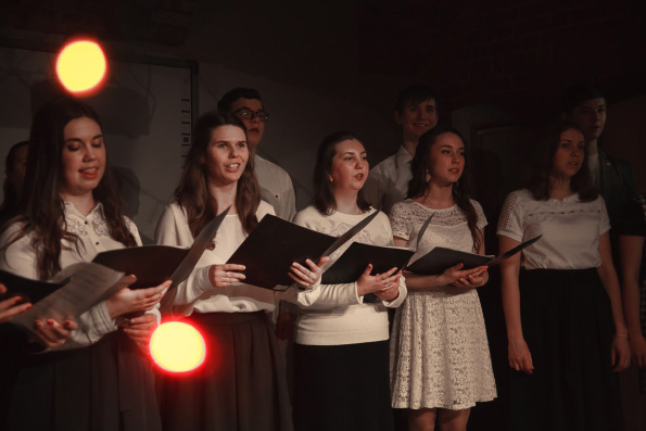 Молодежный хор Казанской епархии представил зрителям первую музыкальную постановку