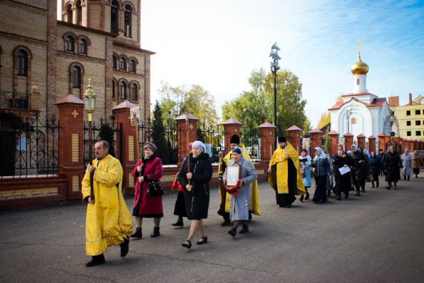 В поселке Алексеевское состоялся крестный ход в память о начале гонений на Русскую Церковь