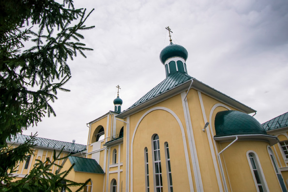 Храм праведного Иоанна Кронштадтского города Казани отметил престольный праздник