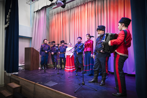Объявляется набор вокалистов в набережночелнинский ансамбль «Златница»