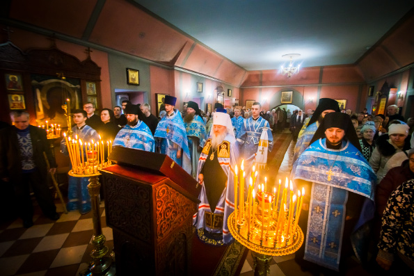 В праздник Введения во храм Пресвятой Богородицы митрополит Феофан совершил Литургию в Кизическом монастыре Казани