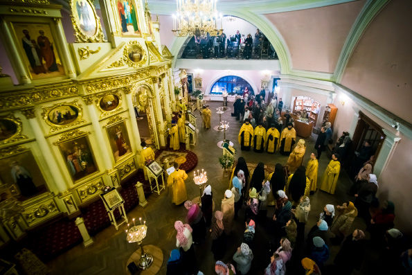 В канун Недели 30-й по Пятидесятнице митрополит Феофан совершил всенощное бдение в Богородицком монастыре Казани