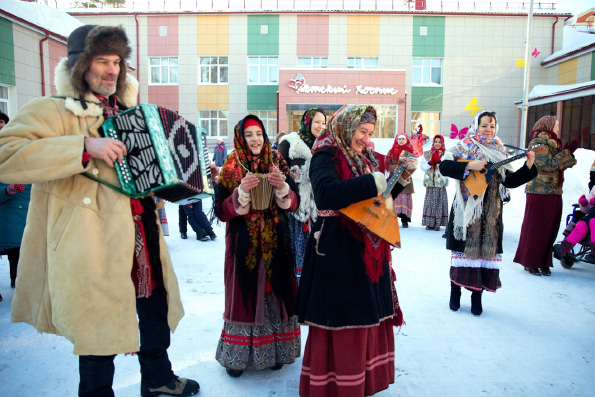 Ансамбль «Духов день» Духосошественского прихода Казани организовал масленичные гуляния для подопечных казанского хосписа