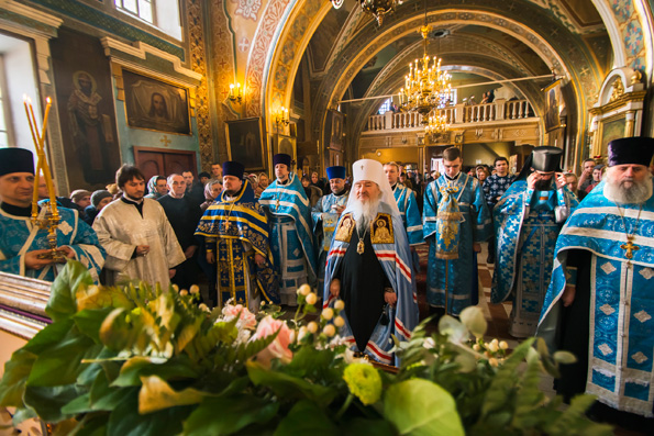 В Неделю сыропустную митрополит Феофан совершил Литургию в Никольском кафедральном соборе Казани