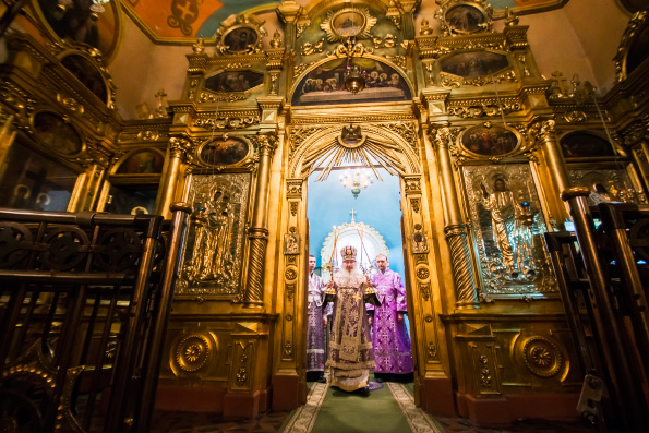 В канун Недели 4-й Великого поста митрополит Феофан совершил всенощное бдение в казанском храме Ярославских чудотворцев