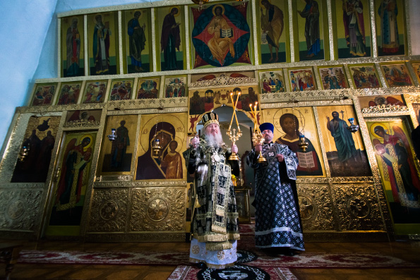В Четверток Великого канона митрополит Феофан совершил Литургию в Иоанно-Предтеченском монастыре Казани