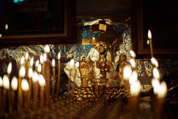 В храмах Татарстанской митрополии совершаются заупокойные богослужения по погибшим в результате трагедии в Кемерово