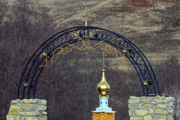 Православная молодежь Нижнекамска провела уборку территории святого источника в Клятлях