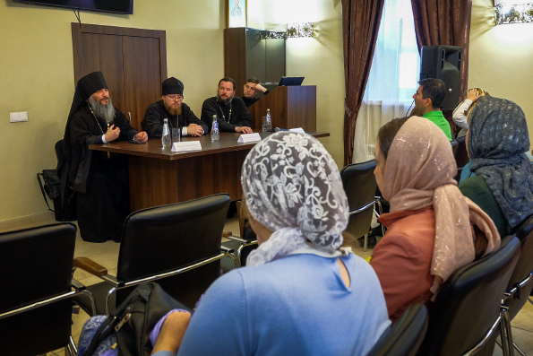 В Казани состоялась открытая беседа верующих со священниками