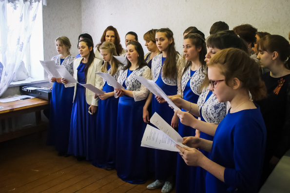 Воспитанники казанской воскресной школ «Лествица» организовали концерты для ветеранов войны