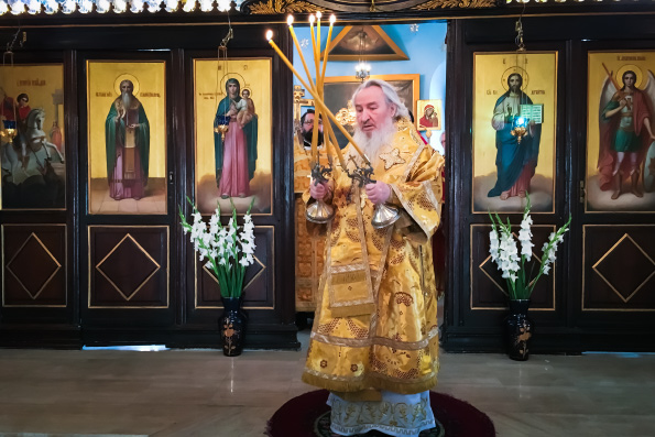 Митрополит Феофан совершил Божественную литургию в православном храме Тегерана
