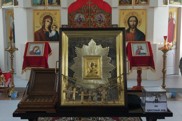 Почитаемая икона Богородицы «Избавительница от бед» посетила храмы Покровского благочиния