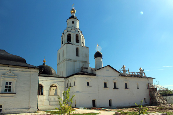 Восстанавливающийся храм святителя Николая Чудотворца Свияжского монастыря отметил престольный праздник