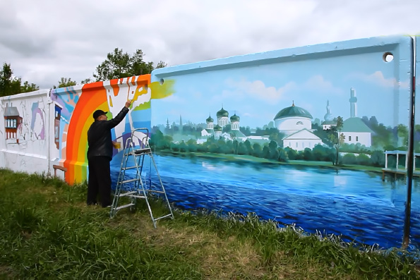 Благочинный Зеленодольского округа стал участником арт-проекта «Яркий Зеленодольск»