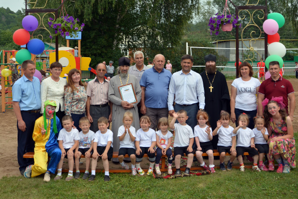 В селе Нырья благодаря выигранному православным приходом гранту построена спортивно-игровая площадка