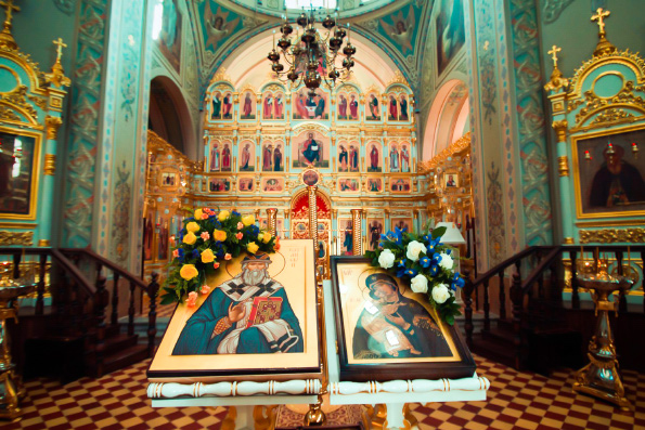 Служение митрополита Феофана в день памяти святителя Германа Казанского