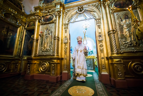 В день памяти святителя Гурия Казанского митрополит Феофан совершил Литургию у мощей святителя