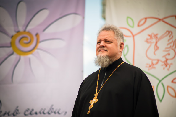 Священнослужитель Казанской епархии поздравил жителей Казани с Днем семьи, любви и верности