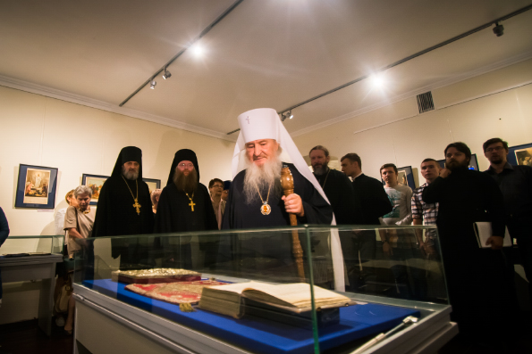 Митрополит Феофан открыл в Свияжске выставку, посвященную празднику Успения Пресвятой Богородицы