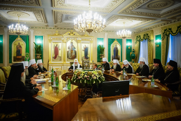 Патриарх Кирилл возглавил внеочередное заседание Священного Синода Русской Православной Церкви