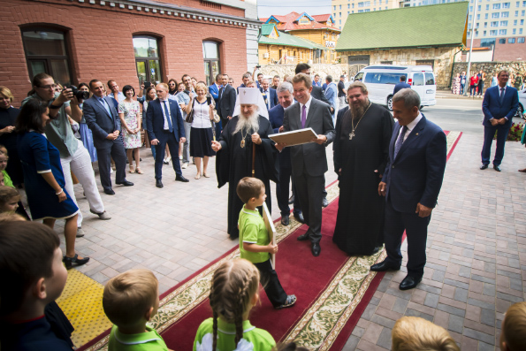 Новый корпус гимназии святителя Гурия в Казани посетил глава «Газпрома» Алексей Миллер
