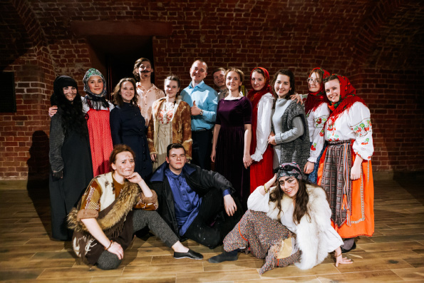 В казанском молодежном пространстве «Азбука» состоялась премьера спектакля «Счастливая сиротка»