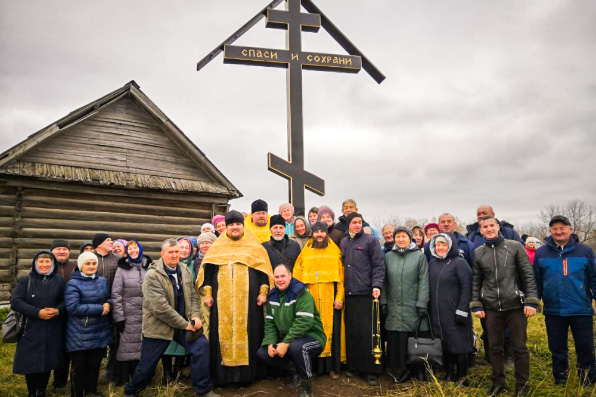 В селе Ачи установили поклонный крест