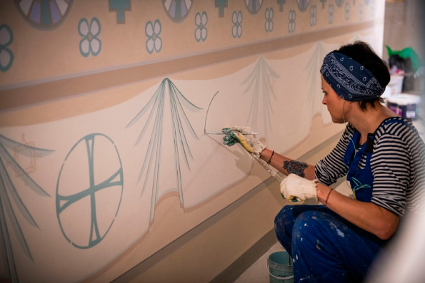 В воссоздаваемом соборе Казанской иконы Божией Матери ведутся работы по росписи Пещерного храма