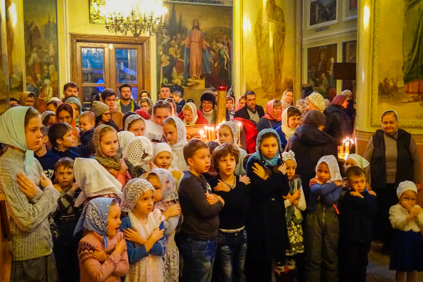 В Никольском соборе Казани состоялась Литургия для детей