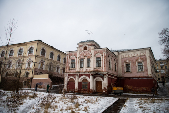 В восстанавливающейся Николо-Гостинодворской церкви Казани был совершен праздничный молебен