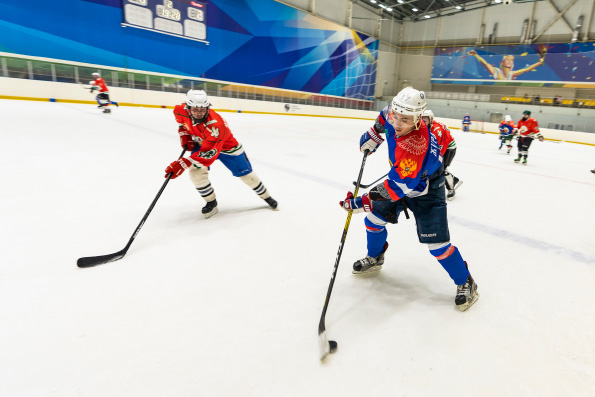 В Казани впервые состоялся межконфессиональный хоккейный матч