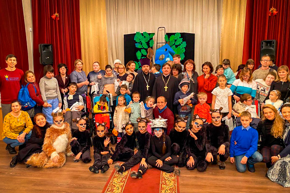 В храме священномученика Кирилла Казанского состоялся благотворительный спектакль для детей-инвалидов